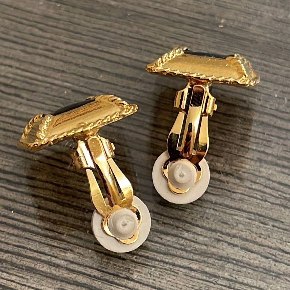 Vintage Anne Klein II Square Enamel Clip Earrings - Picture 7 of 13